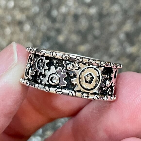 925 Silver Mechanical Gear and Rivet Detail Ring #805 (Men's or Women's) - Picture 1 of 12